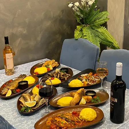 Moise House - Kosher