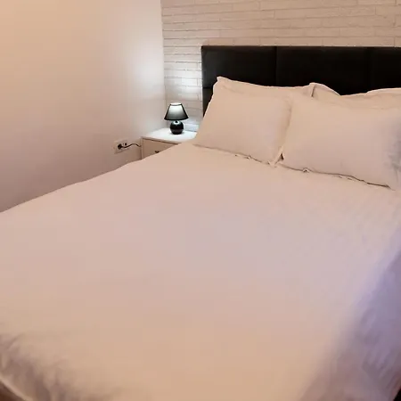 Moise House - Kosher Apartment Bucharest