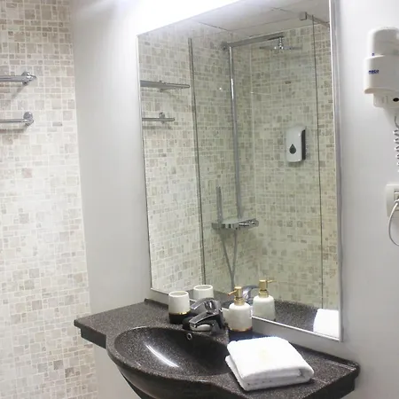 Moise House - Kosher Apartment Bucharest
