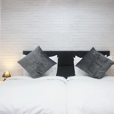 Moise House - Kosher Apartment 3*