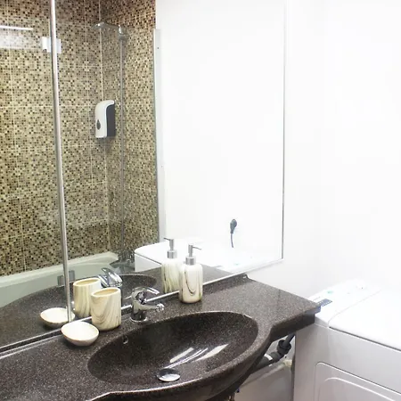 Moise House - Kosher Apartment Bucharest