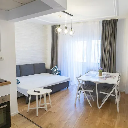 Lev Or Apartament Bukareszt